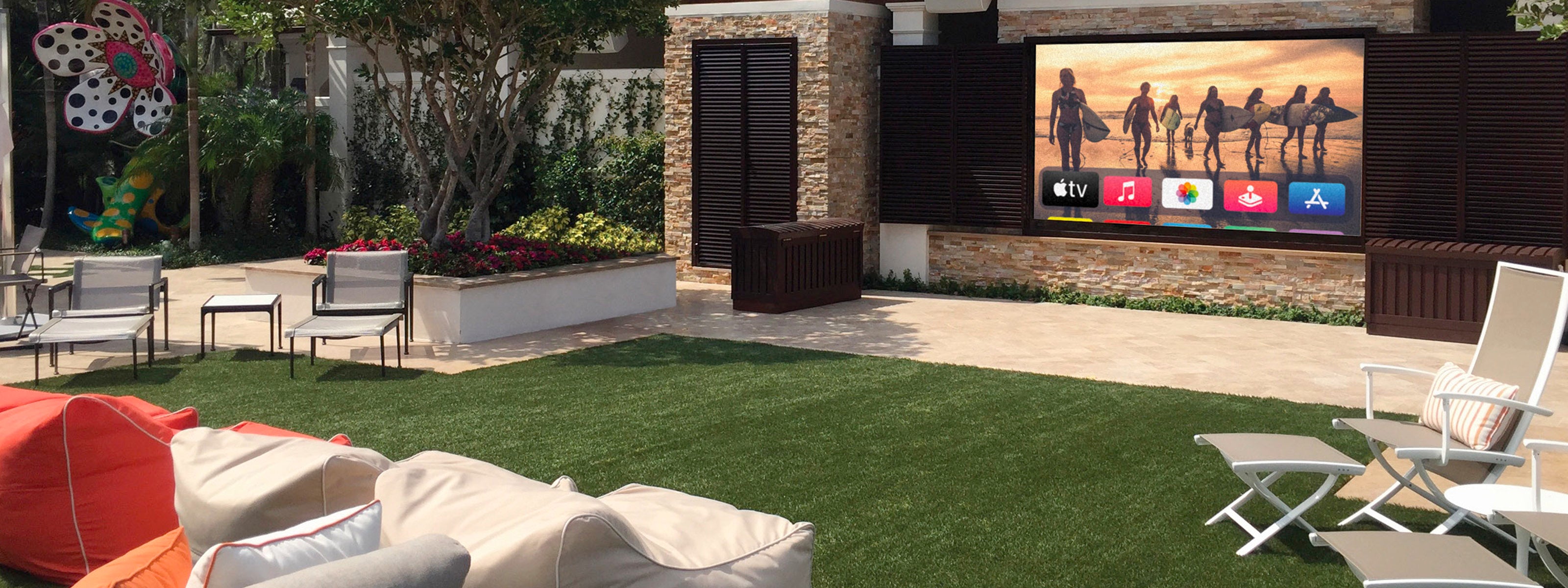 salle-de-cinema-dans-jardin